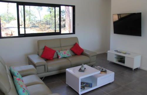 State of the Art Fixtures Villa in Vidauban with Pool - Photo 1