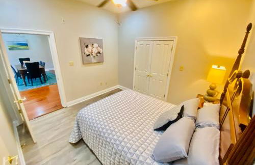 NOLA Condo - Photo 33