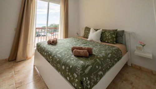 3BR Chalet Valley Moon-Seaviews, Terrace & Parking - Foto 2