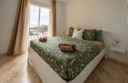 3BR Chalet Valley Moon-Seaviews, Terrace & Parking - Foto 2