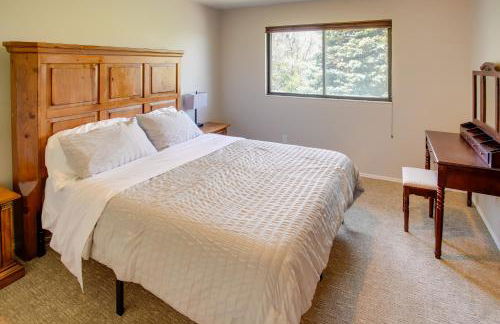 Hike, Golf, Ski and More Family Home in South Weber - Foto 14