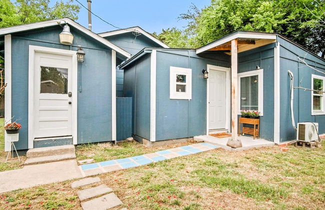 Cute Tiny House With Fenced Yard Near Plaza Dist - Photo 27