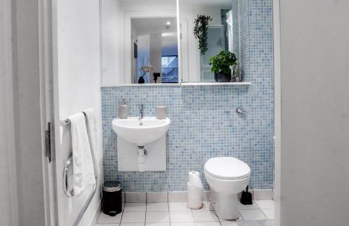 Chic 2BR City Centre Balcony Near Victoria St - Foto 37