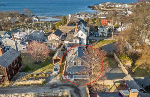 2BR Home|Downtown Rockport w/parking|Walk 2 Ocean - Foto 34