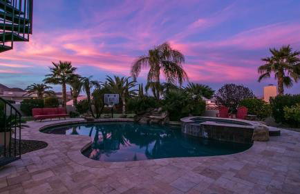 Luxury Contemporary Sanctuary w/ Pool and Views! - Foto 124