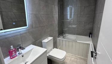 Modern Two-Bedroom Apartment - Foto 4