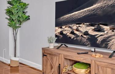 2BR Farmhouse Apt Near Everything - 2nd Floor - Foto 21