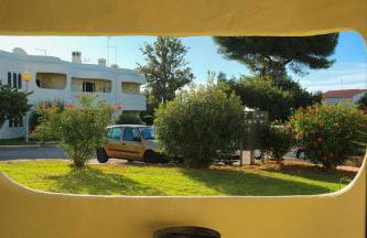 Peaceful & Spacious Apt with Parking & Queen Bed - Foto 17