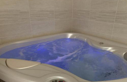 Séjour Romantique Jacuzzi intérieur Privé - Foto 20