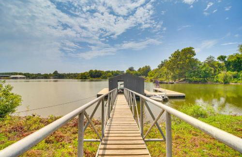 On-Site Lake Access Pet-Friendly Vinita Home - Foto 1
