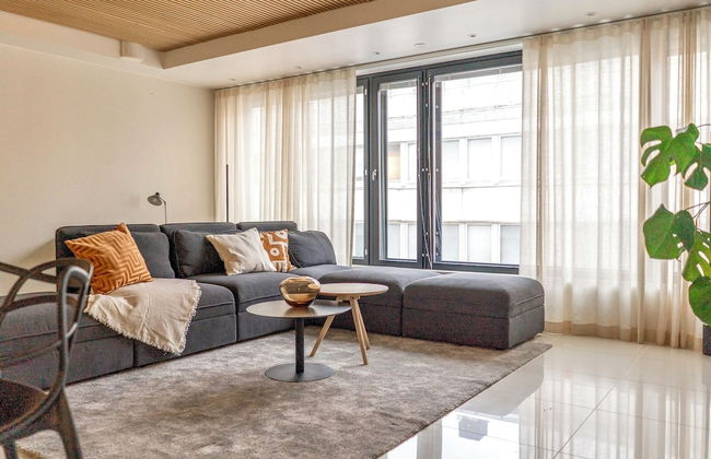 Luxurious 3-Br Apt with Balcony - Foto 1