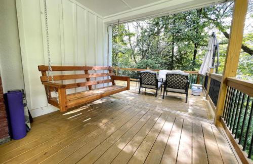 Dual-Home Berkshire Retreat Sleeps 16 - Foto 5