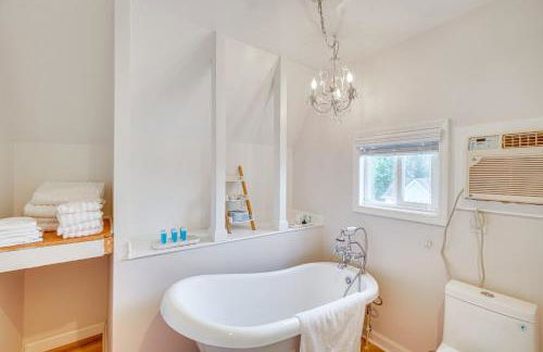 Epic Brunswick Apartment with Deck! - Foto 20