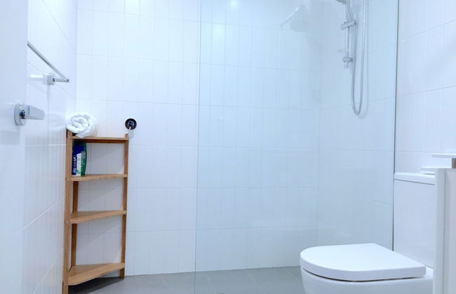 Brand New Stunning Home with Garden - Foto 16