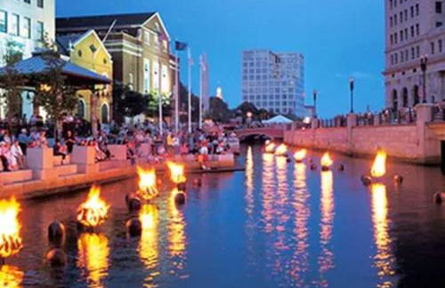 Downtown by RISD Gigabite Internet OnSite Free Parking - Foto 8