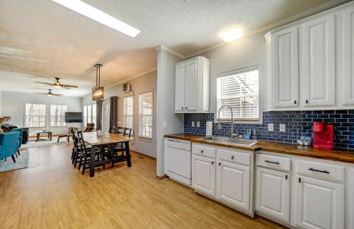 Boat Dock and Fire Pit! Woodsy Lake Glenville Cabin - Foto 10