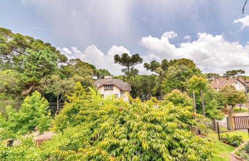 Linda casa em Canela - Jardim, Lareira e Conforto! - Foto 49