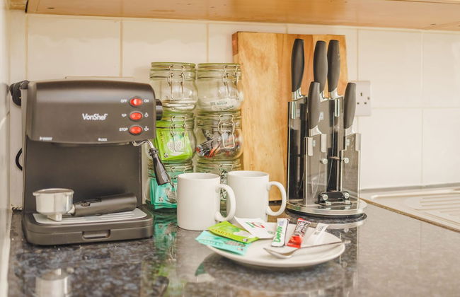 Large Studio Soho & Charing Cross Road - Photo 14