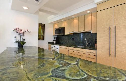 Oceanfront Remodeled-30 Feet to Ocean-Central AC-Highly Sought After - Foto 22