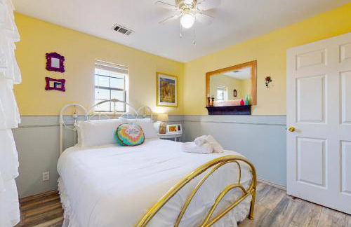 Airstrip Access! Dog-Friendly Rhome Retreat - Photo 18