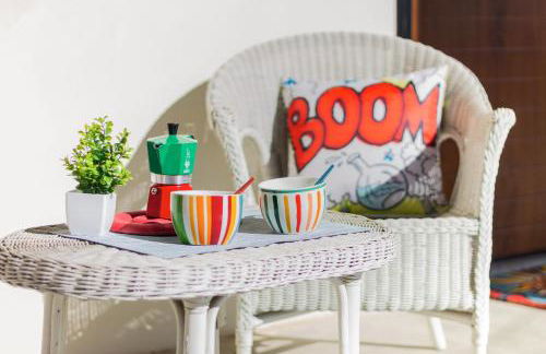 Black & White or Pop Art - Design Apartments with Parking & WiFi - Photo 49