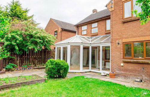 Spacious 4 Bedroom Home in Central Milton Keynes - Foto 25