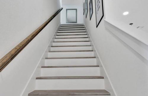 Elegant 3BR Home w/ Rooftop • 5 min to Downtown - Foto 25