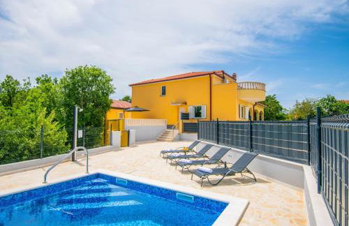 Holiday Home Villa Mile mit beheiztem Pool- Grill und Terrasse by Interhome - Foto 7