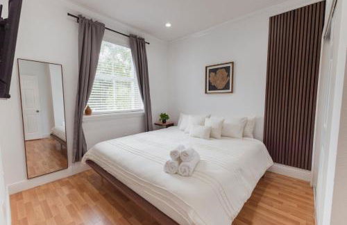 Miami Getaway Heated Pool Villa with Mini Golf & BBQ - Foto 26