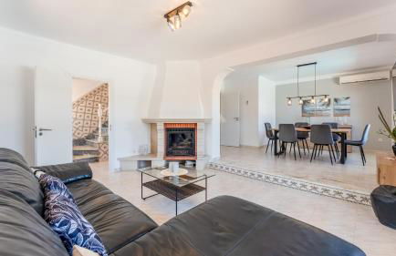 Stylish 3 BDR Retreat with Pool by LovelyStay - Foto 4