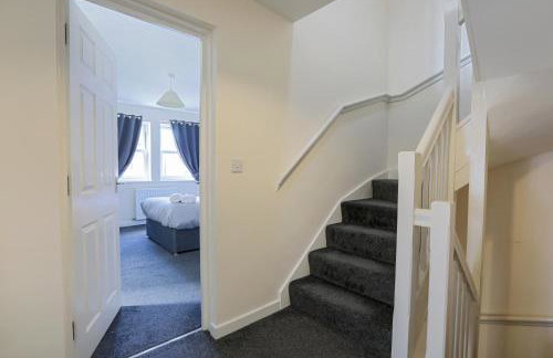Spacious Luxurious Serviced Accommodation 6 - Photo 61