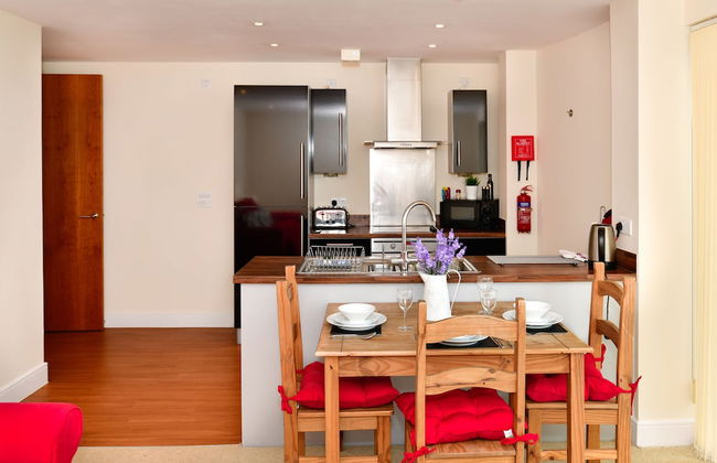 Meridian Quay Apartments - Photo 11