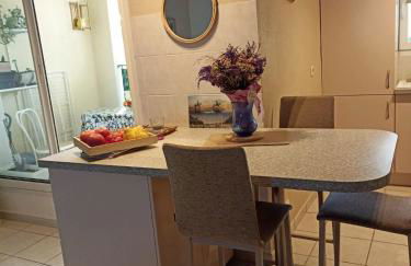 Mauguio-Carnon Appartement, Tout Confort, Clim, Wifi, Balcon, Parking privé couvert, 15 min de la Mer, de Montpellier - Foto 1