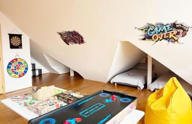 Luxuriöse Ferienvilla mit Garten, Gaming Zone & Netflix - Foto 19