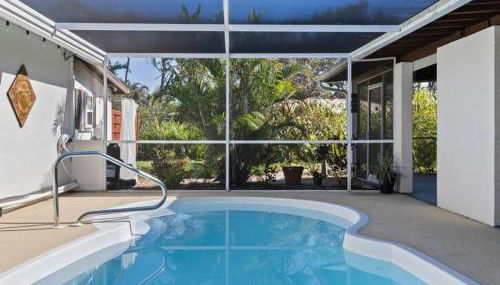 1mi to Beach Jungle Bungalow 1 acre with Pool - Foto 4