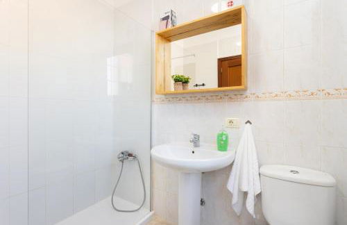 TenoHomes Warm and Comfortable Stay, Los Silos - Foto 17