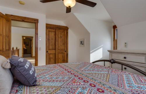 Alpine Airspace by KABINO Airpark Foosball Garage Satellite - Foto 28