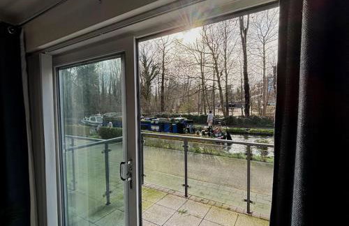 Luxury Canal-side Apartment, Hemel Hempstead, Free parking, Perfect for Contractors - Foto 30