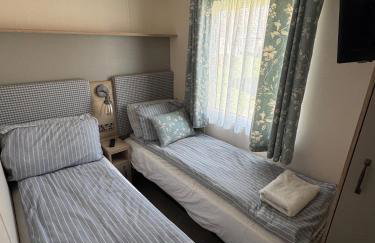 Exquisite Lake lodge in Hoburne Holiday Resort - Valentino Rose Lodge - Foto 36