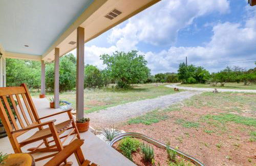 Fox Ridge Farmhouse - Hill Country Getaway! - Foto 3