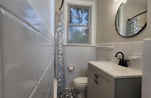 Spacious Centrally Located 3 Bed 2 Bath - Sleeps 8 - Foto 47