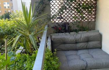 Apartment Zénith Charm of Barry Gardens- private parking - Photo 6