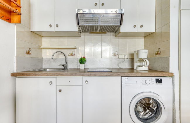 Apartment in Rosas Near Platja de Sta Margarida - Photo 6