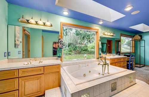 Steps to Shore Seaside Olympia Retreat with Hot Tub - Foto 13