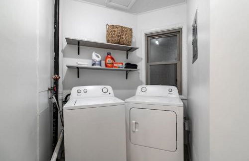 Riverfront Retreat - 2 Units - 3BR - Free Parking - Foto 27