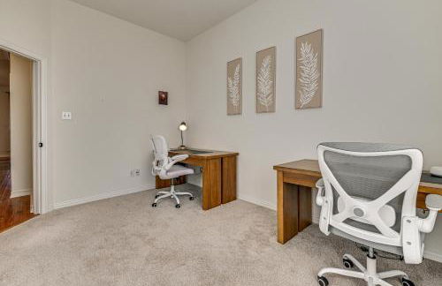 Elegant Home with Private Patio, 2 Mi to UTD Campus! - Photo 19