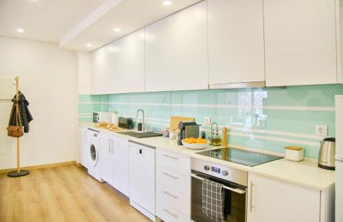 Beachside Modern Flat with AC, By TimeCooler - Foto 44