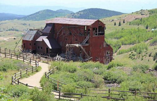 Stay in a Historic Gold Mine Town w/Mountain Views - Foto 18