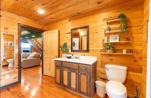 Big Time Hill Cabin with an indoor pool hot tub & great views - Foto 14