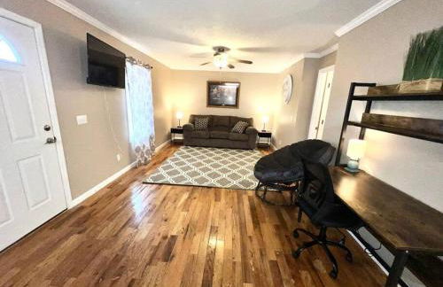 Peaceful Townhouse Near Lake - Foto 1